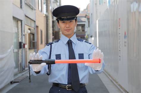 警備員 .